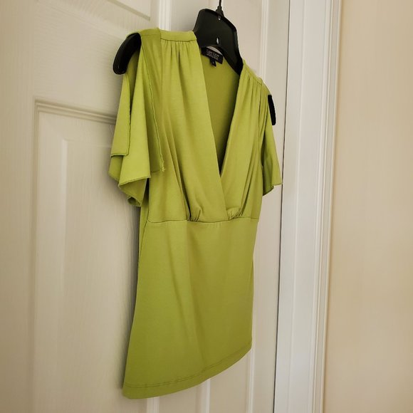 Karen Kane Slit Short Sleeve Ruched V-neck Top | Like New | XSP | Chartreuse - Picture 3 of 10